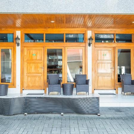 Oyo 1210 Nice Guesthouse Bandung Exterior foto